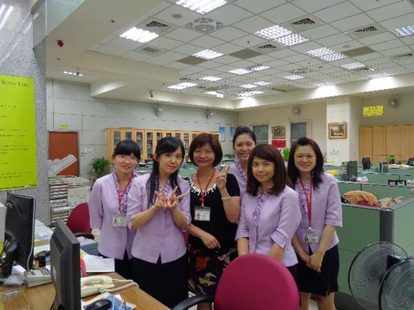 親和力十足的服務櫃台人員